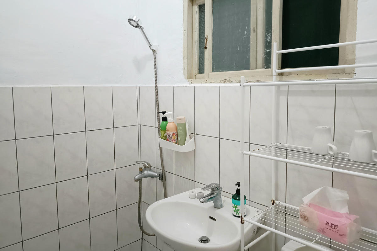 苗栗住宿｜小仙肉包棟民宿：綠意盎然的文青老宅