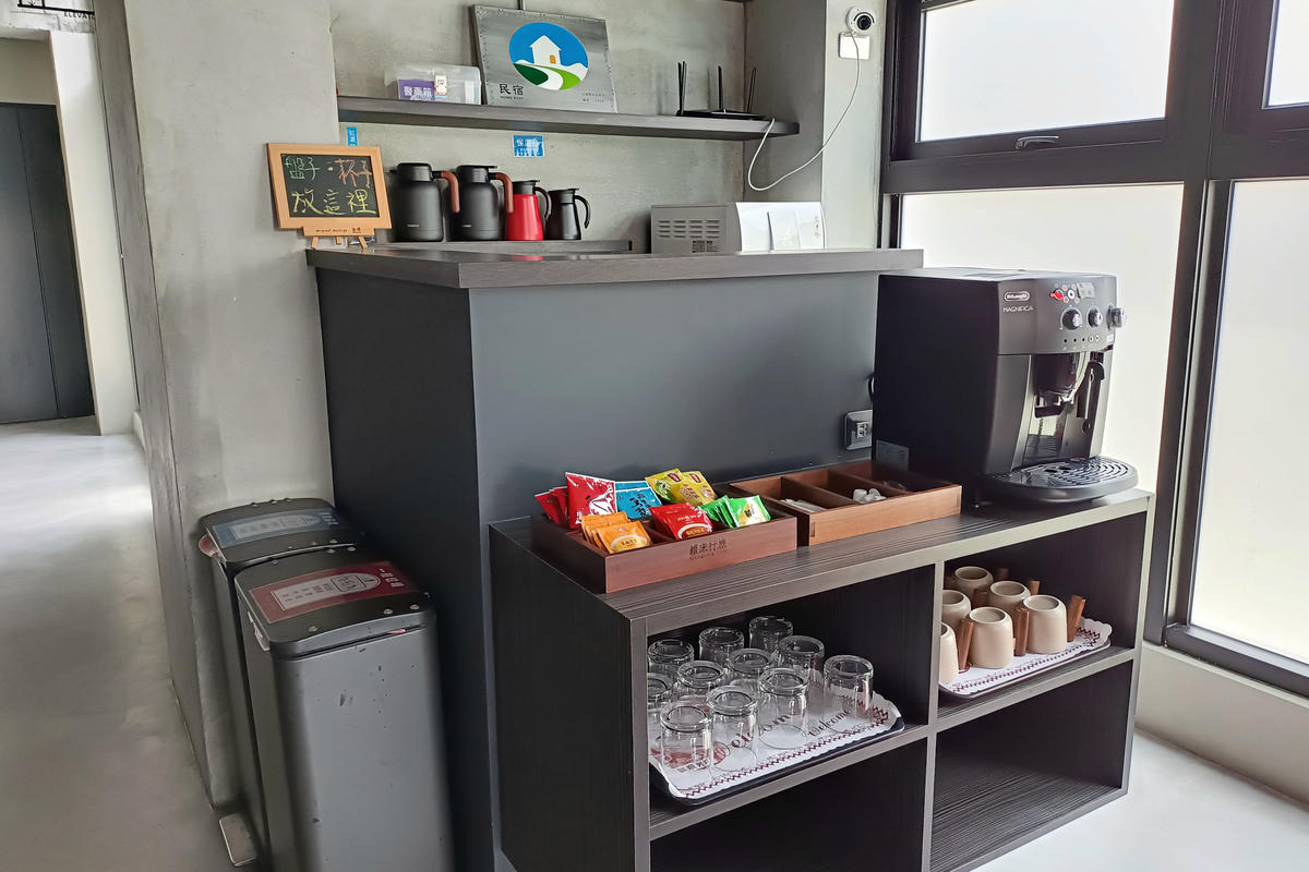 花蓮住宿|賴床行旅:工業風清水模海景民宿 - 第5張圖 花蓮住宿|賴床行旅:工業風清水模海景民宿