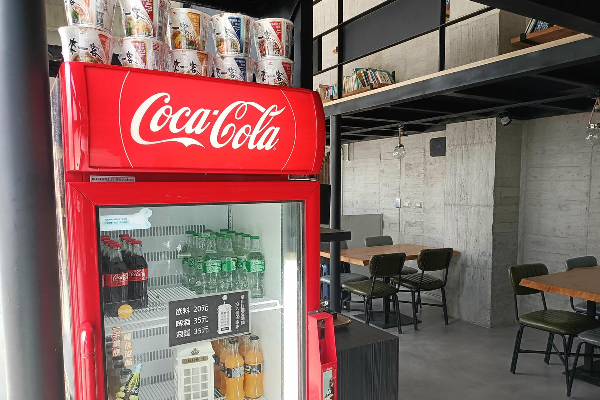 花蓮住宿|賴床行旅:工業風清水模海景民宿 - 第6張圖 花蓮住宿|賴床行旅:工業風清水模海景民宿
