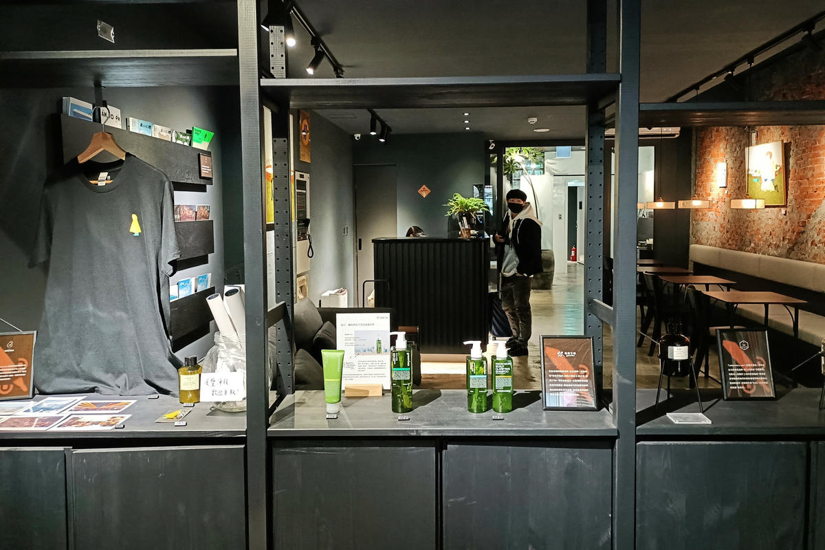 基隆住宿|雨島旅店:老宅改造設計旅店,在雨中與溫暖相遇 - 第7張圖 基隆住宿|雨島旅店:老宅改造設計旅店,在雨中與溫暖相遇
