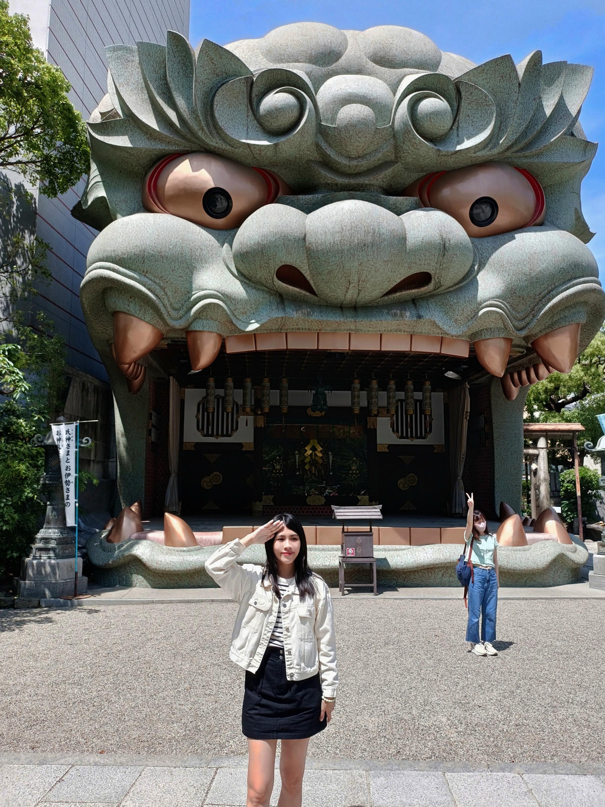 大阪景點｜難波八阪神社：巨大獅子頭神社
