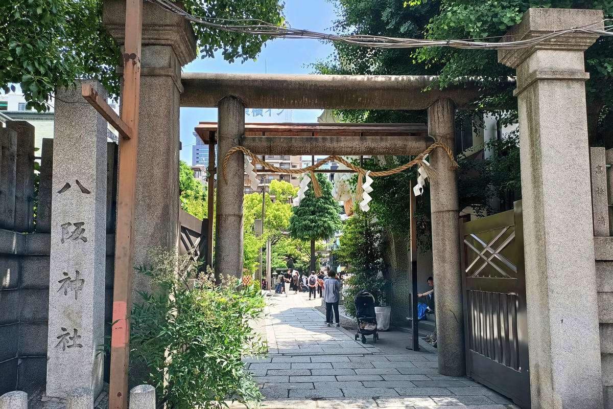 大阪景點｜難波八阪神社：巨大獅子頭神社