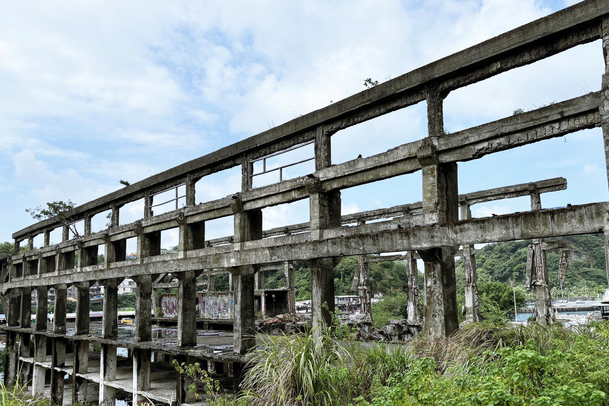基隆景點|正濱漁港:熱狗堡公車站、阿根納造船廠 - 第7張圖 基隆景點|正濱漁港:熱狗堡公車站、阿根納造船廠
