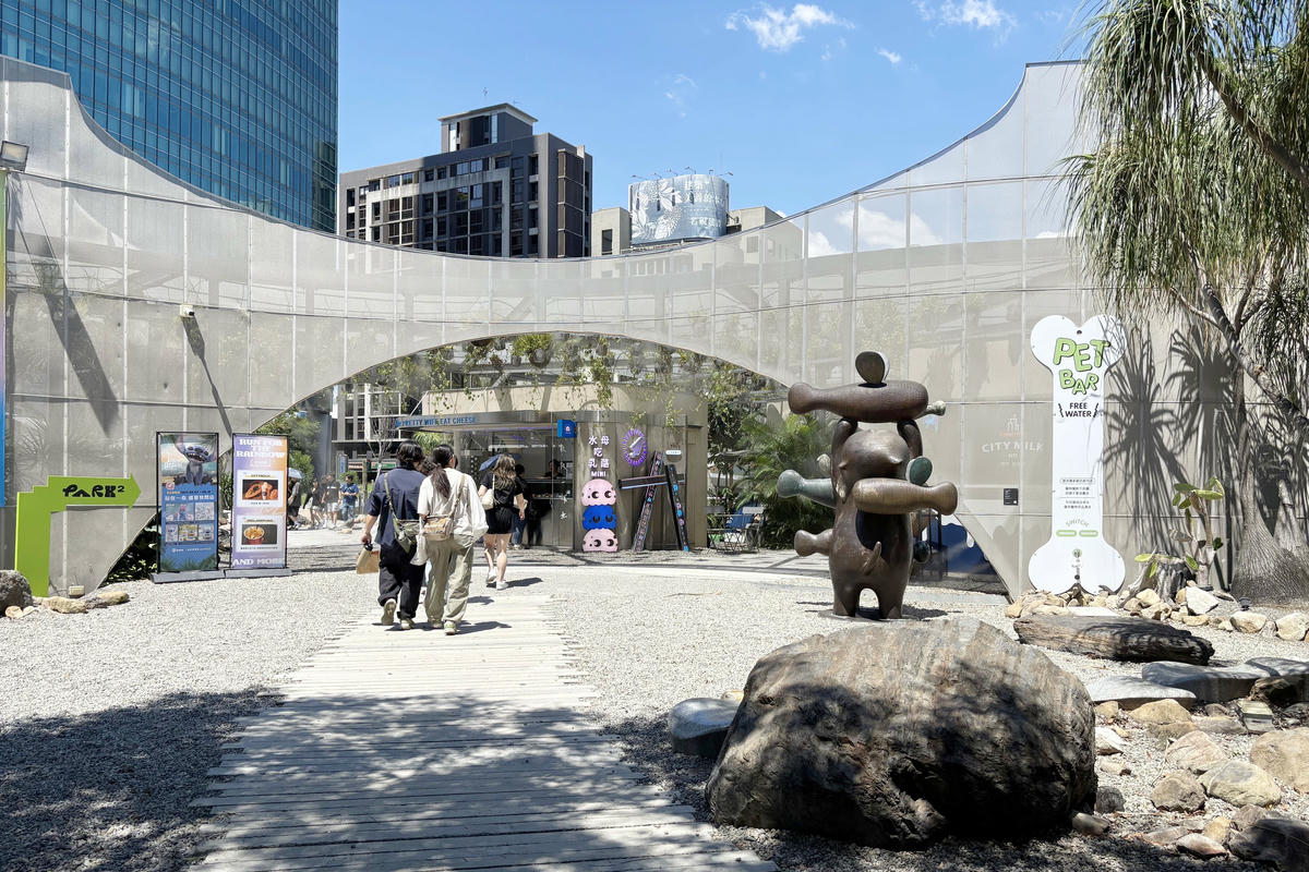 台中景點|PARK2 草悟廣場:大人系公園,城市沙漠綠洲 - 第19張圖 台中景點|PARK2 草悟廣場:大人系公園,城市沙漠綠洲